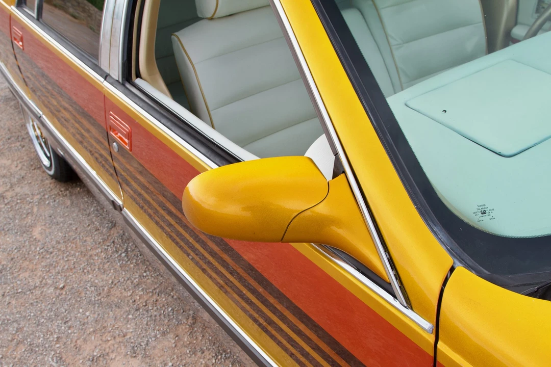 1995 Cadillac Fleetwood - Image 25 of 31
