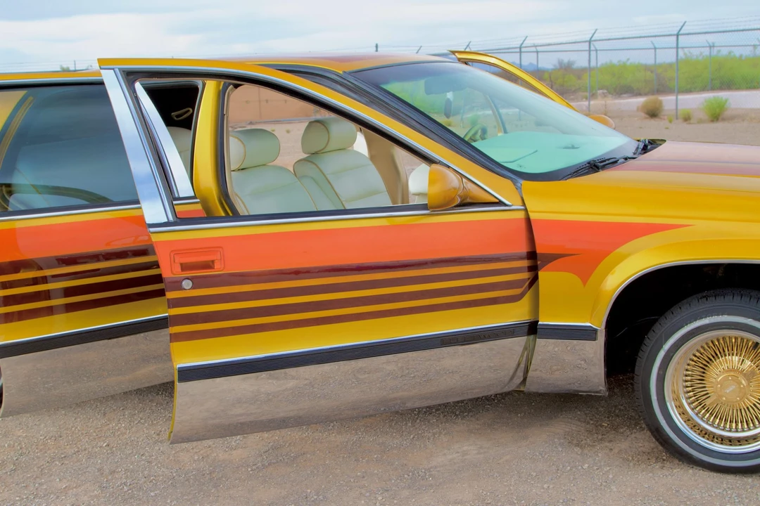 1995 Cadillac Fleetwood - Image 26 of 31