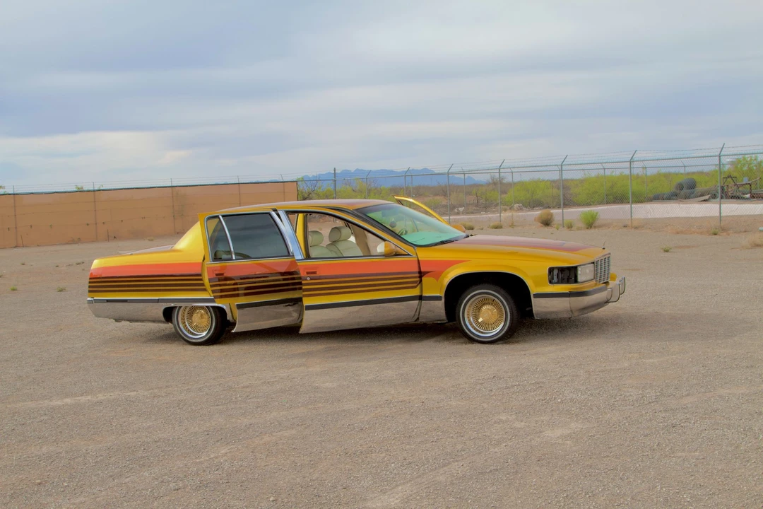 1995 Cadillac Fleetwood - Image 17 of 31