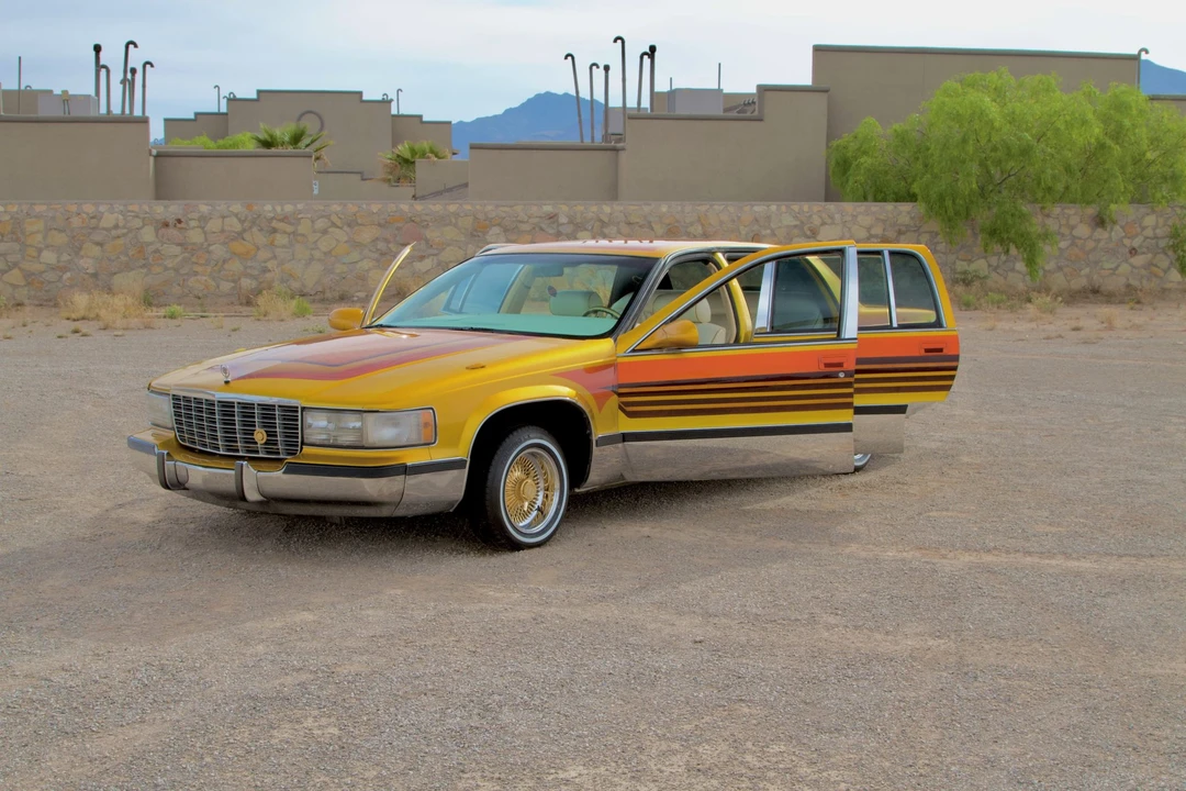 1995 Cadillac Fleetwood - Image 15 of 31