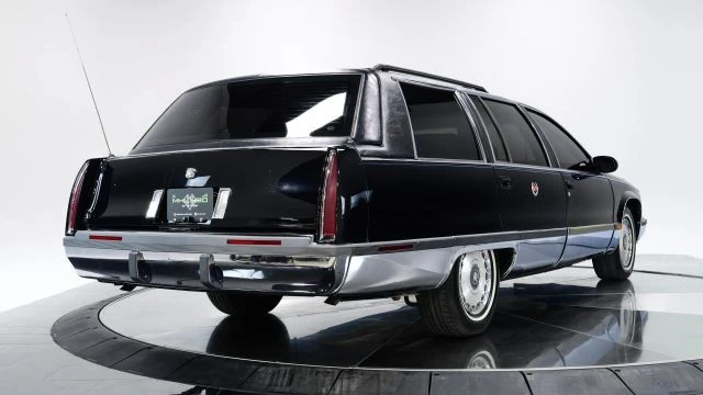 1995 Cadillac Fleetwood - Image 7 of 21