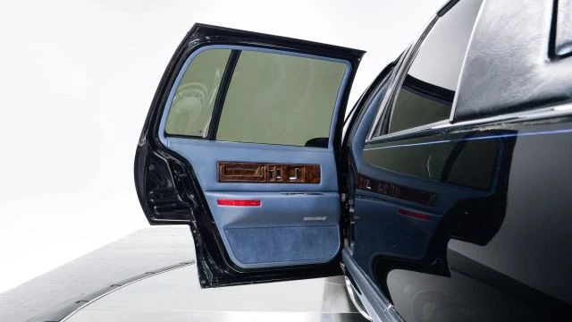 1995 Cadillac Fleetwood - Image 20 of 21