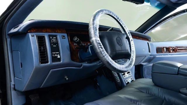 1995 Cadillac Fleetwood - Image 18 of 21