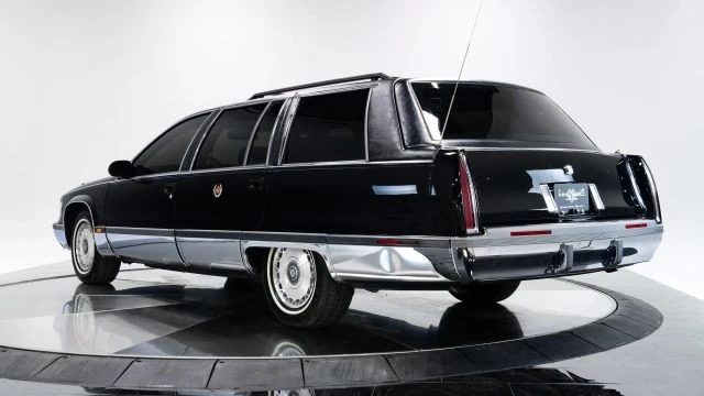 1995 Cadillac Fleetwood - Image 4 of 21