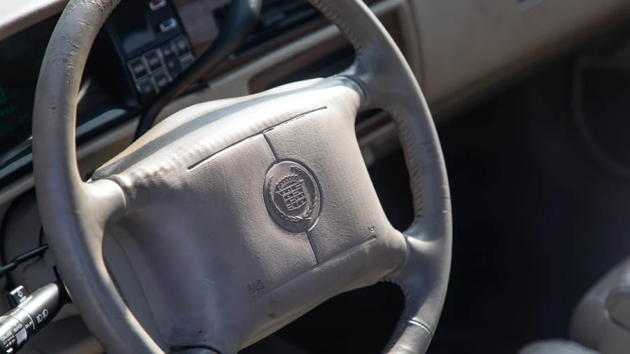 1995 Cadillac DeVille 7th Gen - Image 9 of 12