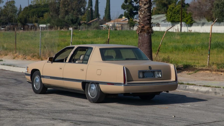 1995 Cadillac DeVille 7th Gen - Image 10 of 12