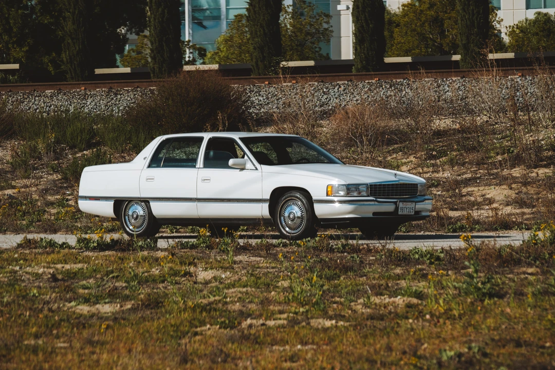 1995 Cadillac DeVille 7th Gen - Image 27 of 31