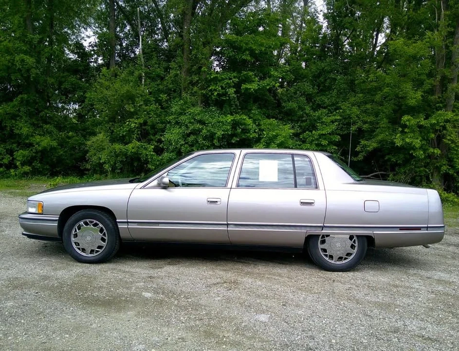 1995 Cadillac DeVille 7th Gen - Image 6 of 20