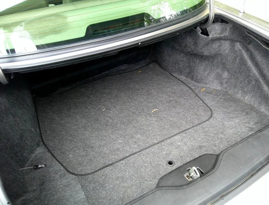 1995 Cadillac DeVille 7th Gen - Image 12 of 20