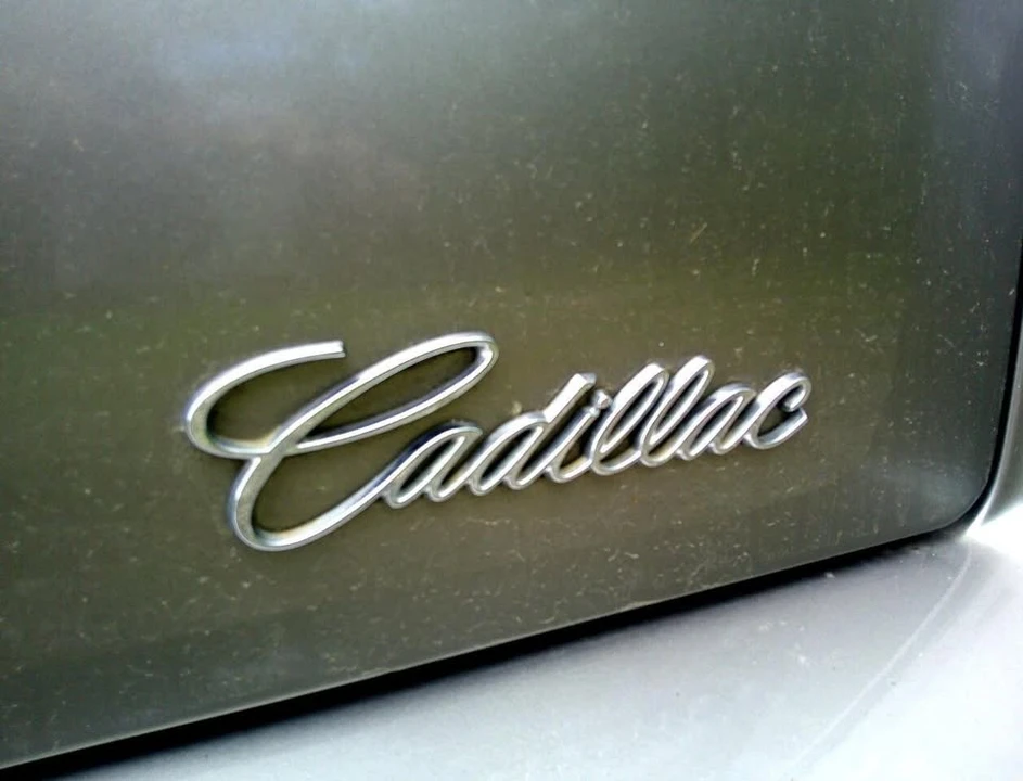 1995 Cadillac DeVille 7th Gen - Image 13 of 20
