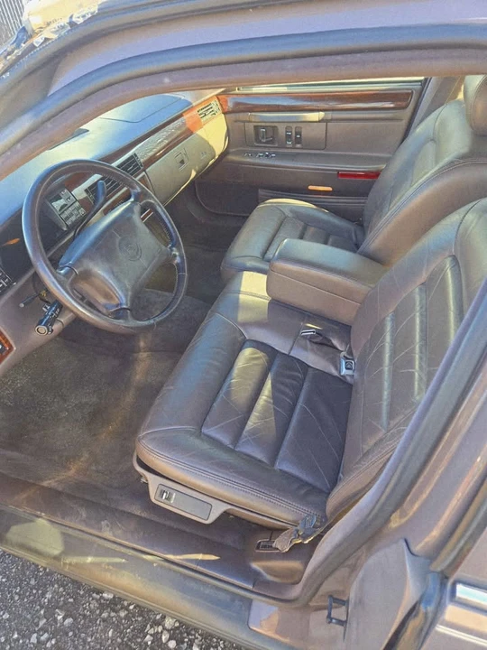 1995 Cadillac DeVille 8th Gen - Image 6 of 7