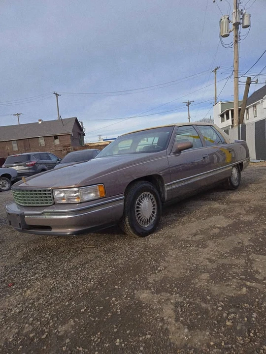 1995 Cadillac DeVille 8th Gen - Image 2 of 7