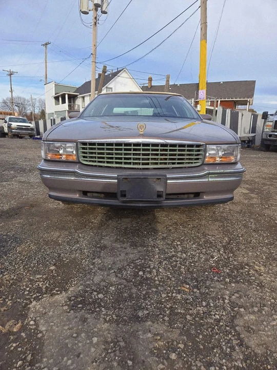 1995 Cadillac DeVille 8th Gen - Image 3 of 7
