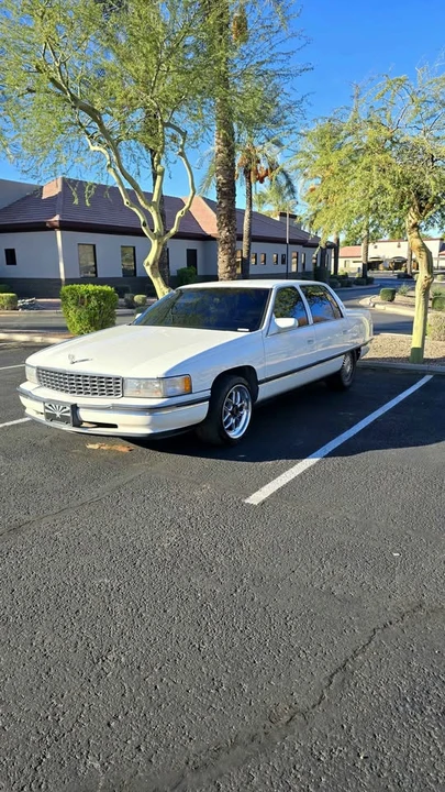 1995 Cadillac DeVille 8th Gen - Image 3 of 13