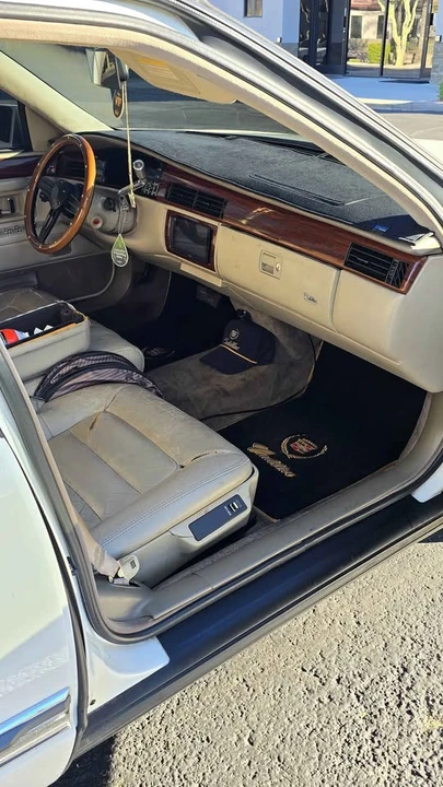 1995 Cadillac DeVille 8th Gen - Image 13 of 13