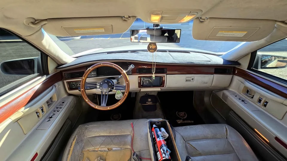 1995 Cadillac DeVille 8th Gen - Image 11 of 13