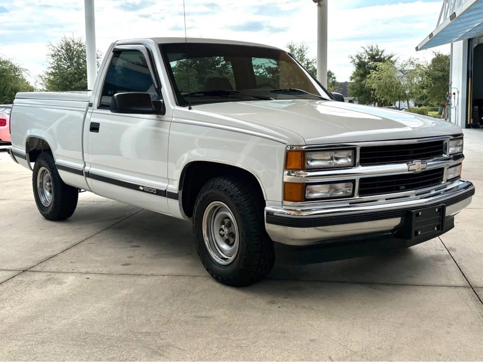 1995 Chevrolet C/K 4th Gen - Image 3 of 31