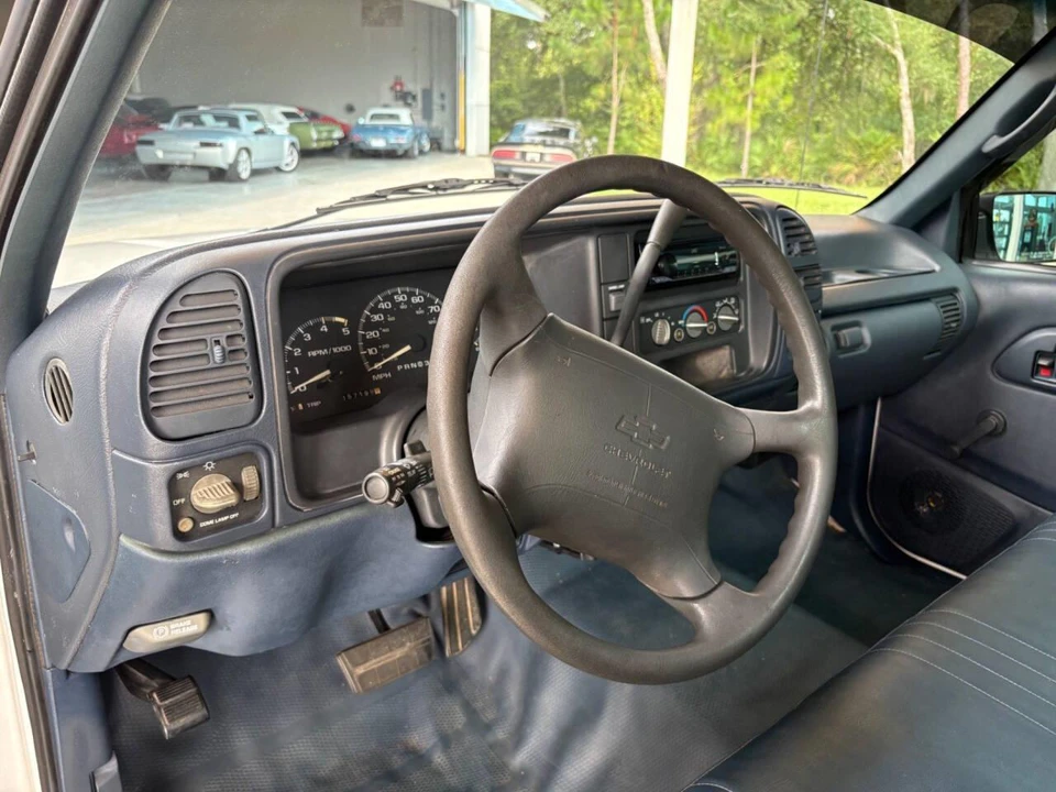 1995 Chevrolet C/K 4th Gen - Image 24 of 31