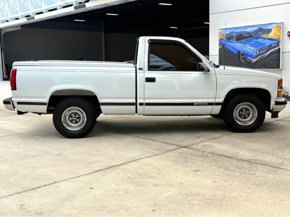 1995 Chevrolet C/K 4th Gen - Image 4 of 31