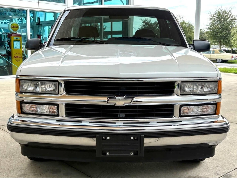 1995 Chevrolet C/K 4th Gen - Image 2 of 31
