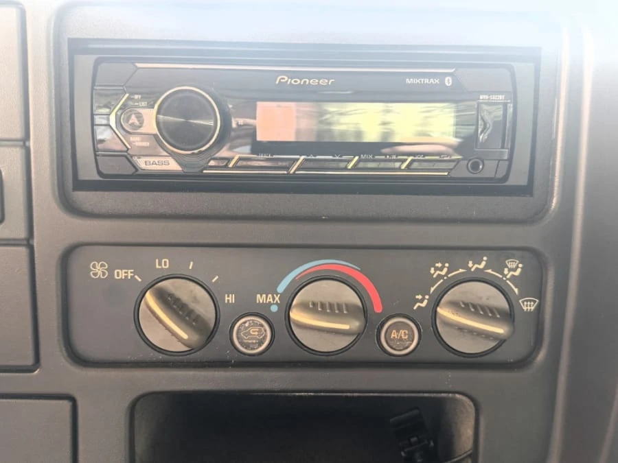1995 Chevrolet C/K 4th Gen - Image 18 of 25