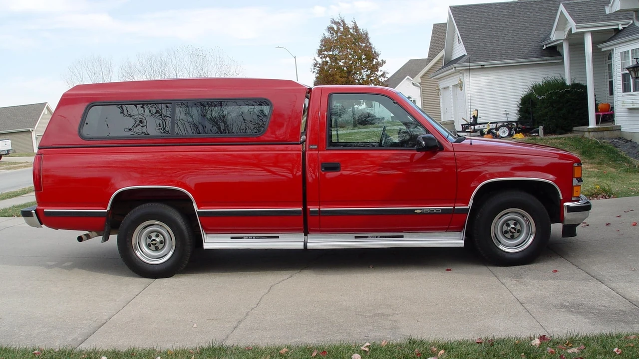 1995 Chevrolet C/K 4th Gen - Image 2 of 19