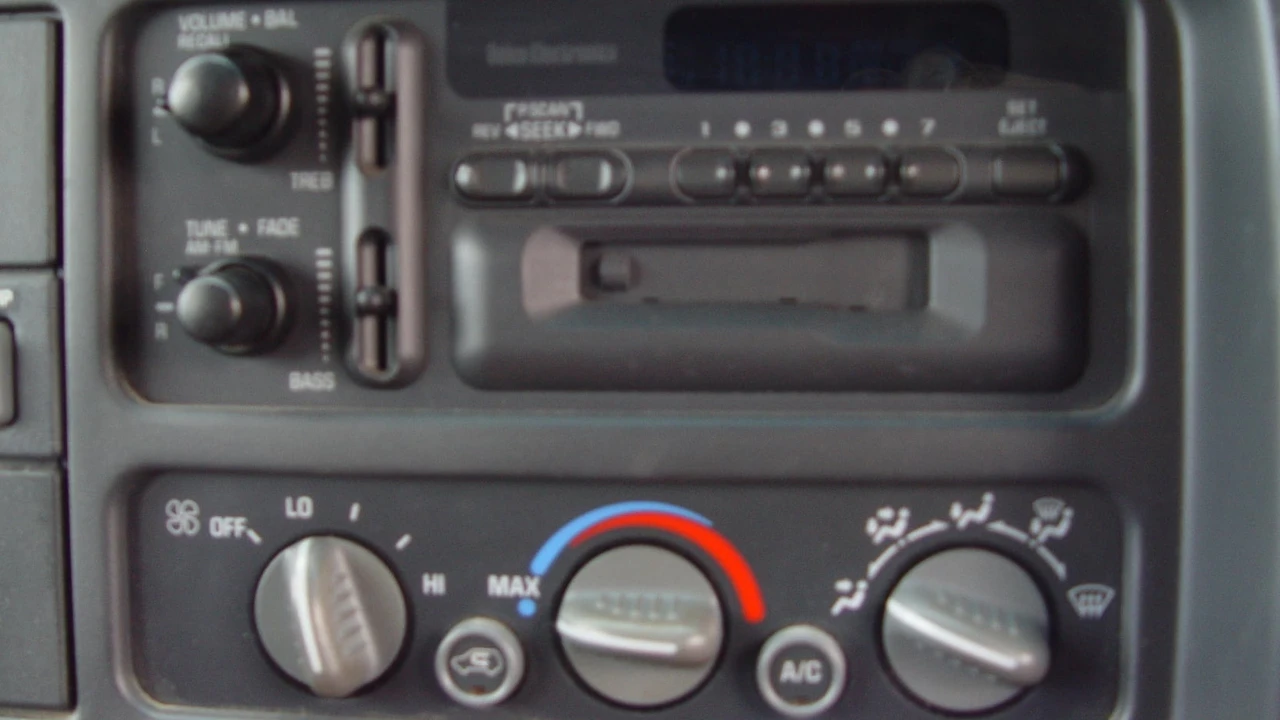 1995 Chevrolet C/K 4th Gen - Image 10 of 19