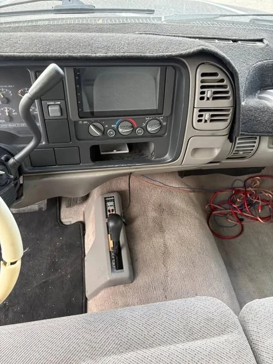 1995 Chevrolet C/K 4th Gen - Image 11 of 13