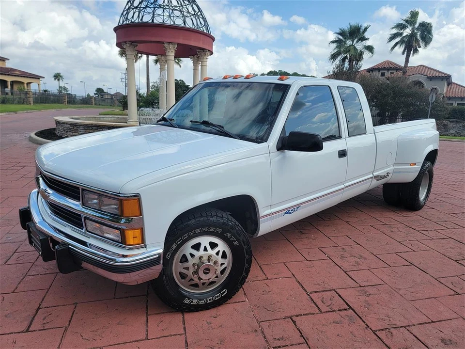 1995 Chevrolet C/K 4th Gen - Image 4 of 31