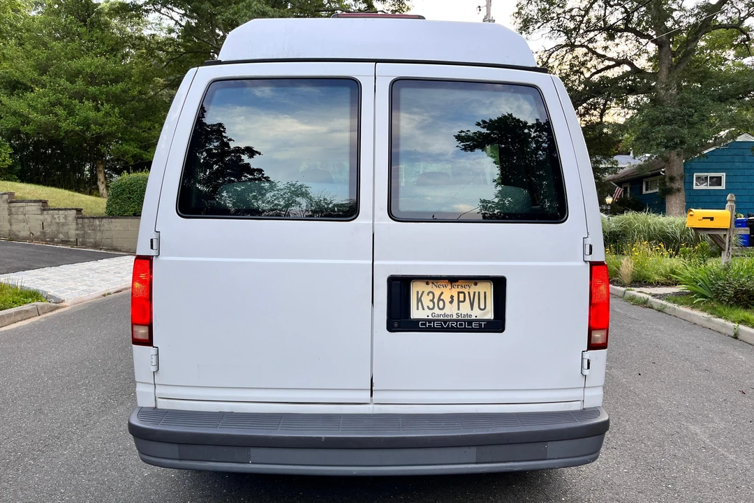1995 Chevrolet Astro - Image 5 of 31