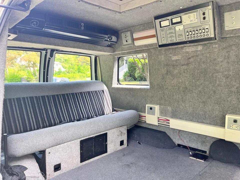 1995 Chevrolet Astro - Image 29 of 31