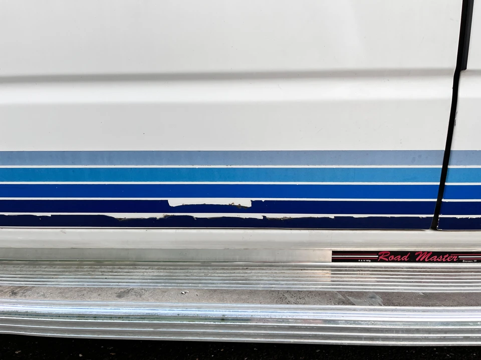 1995 Chevrolet Astro - Image 12 of 31