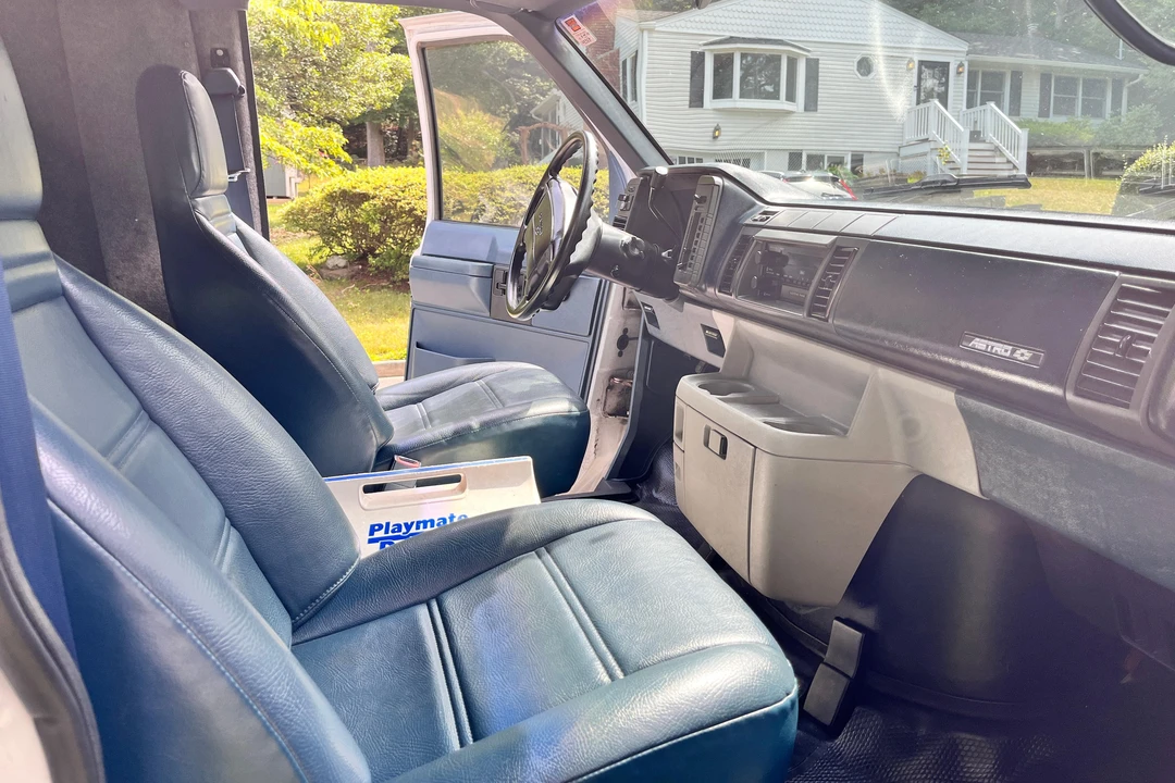 1995 Chevrolet Astro - Image 25 of 31