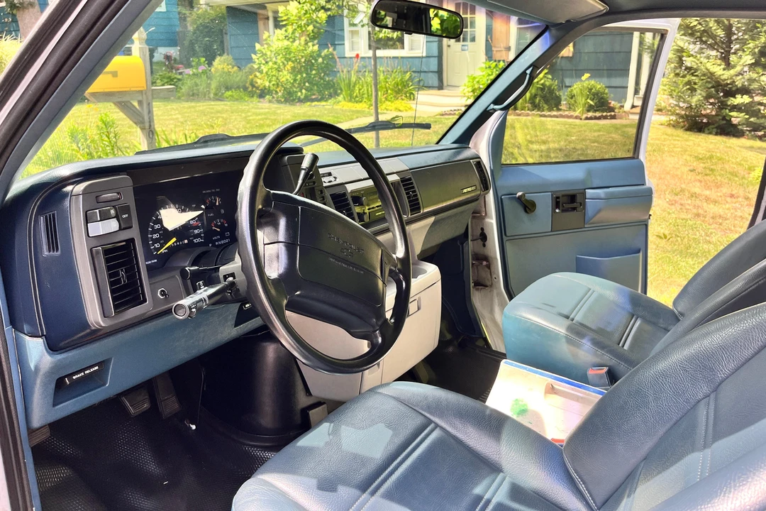 1995 Chevrolet Astro - Image 24 of 31