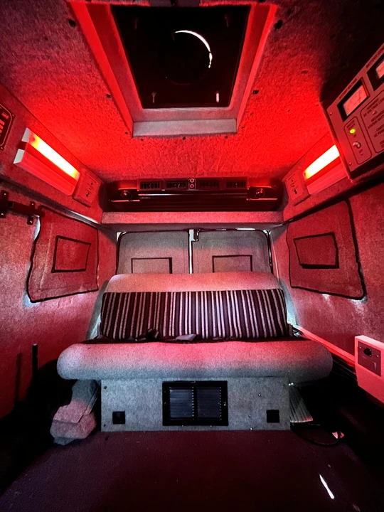 1995 Chevrolet Astro - Image 30 of 31