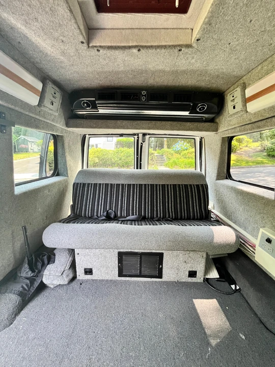 1995 Chevrolet Astro - Image 28 of 31