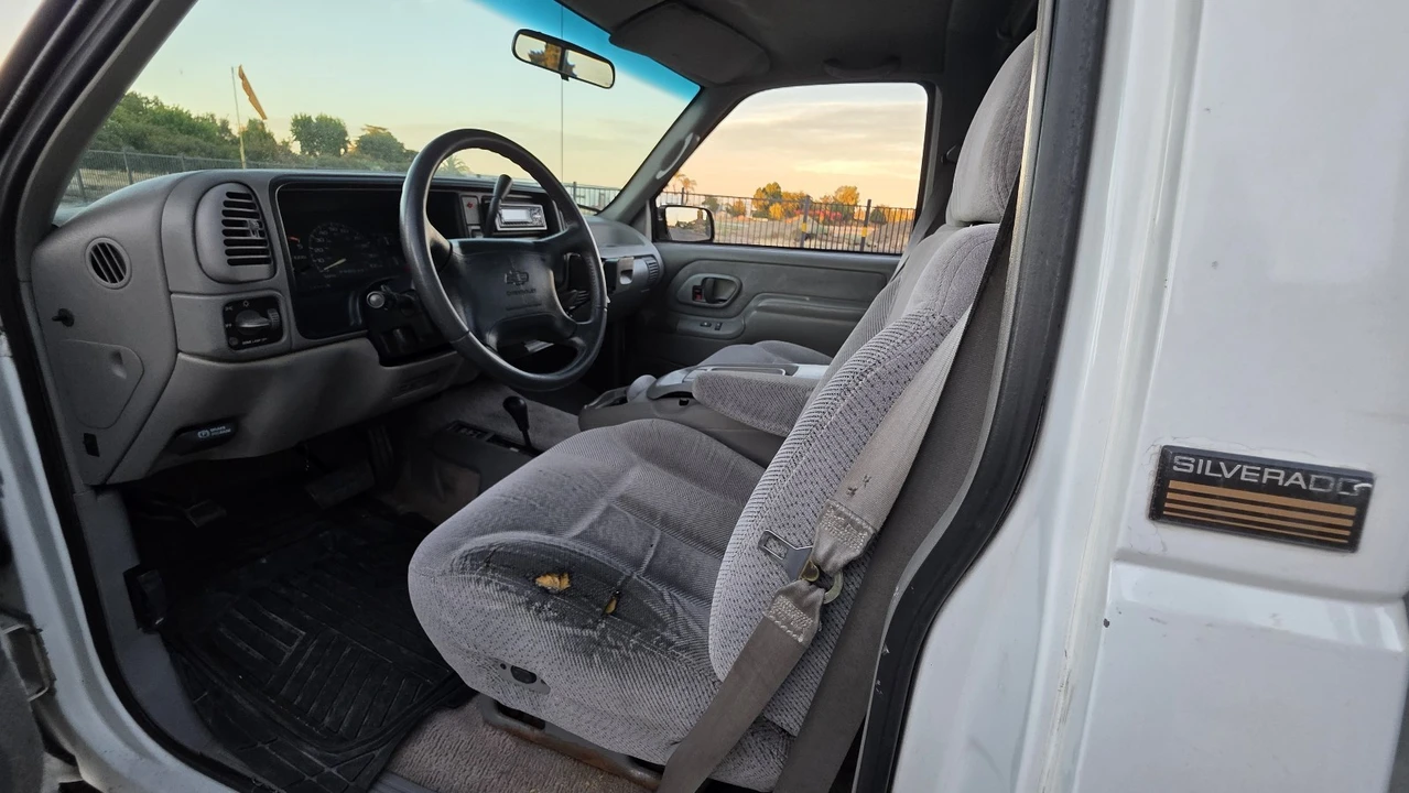 1995 Chevrolet C/K 4th Gen - Image 10 of 12