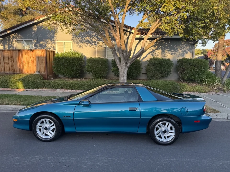 1995 Chevrolet Camaro 4th Gen - Image 8 of 17