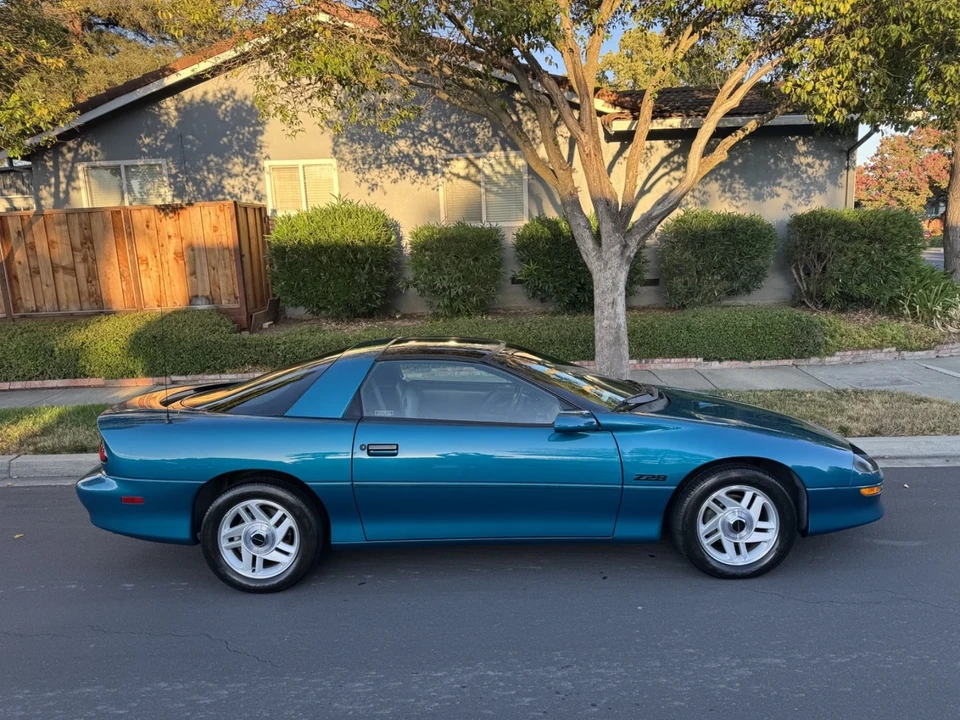1995 Chevrolet Camaro 4th Gen - Image 2 of 17