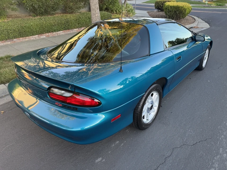 1995 Chevrolet Camaro 4th Gen - Image 3 of 17