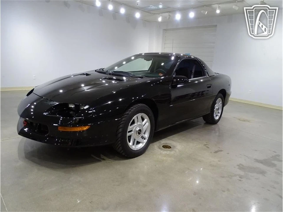 1995 Chevrolet Camaro 4th Gen - Image 2 of 31