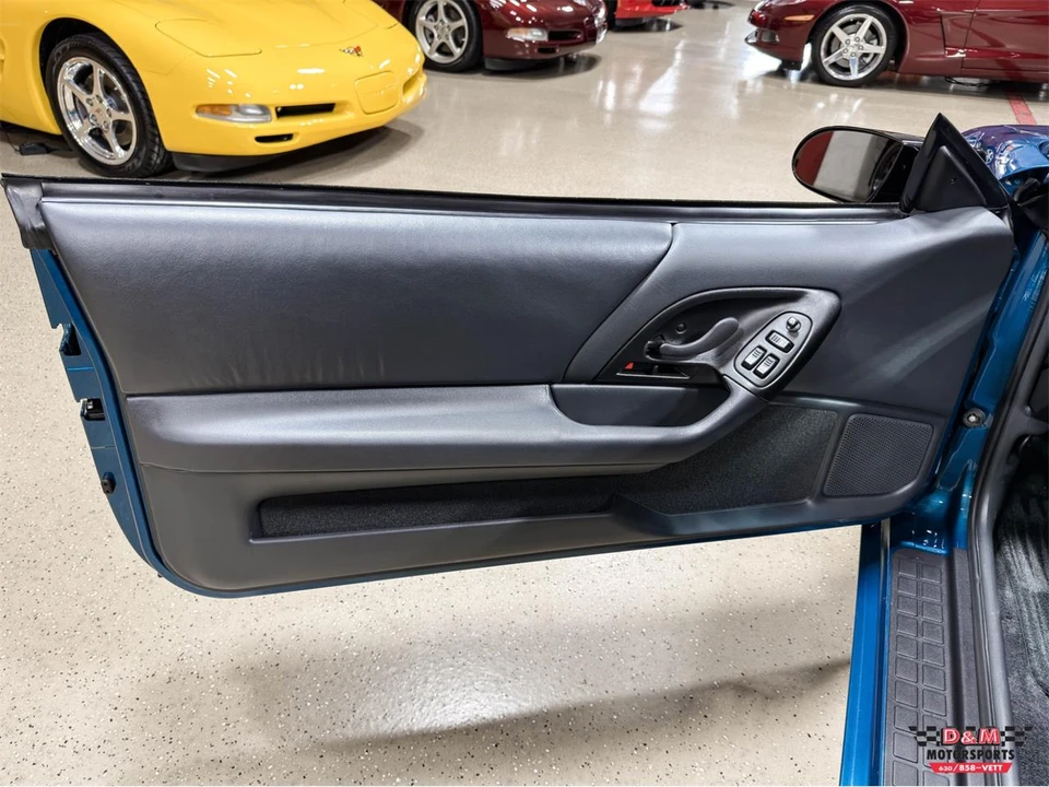 1995 Chevrolet Camaro 4th Gen - Image 25 of 31