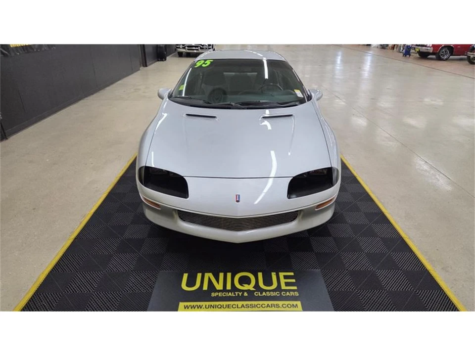 1995 Chevrolet Camaro 4th Gen - Image 2 of 31