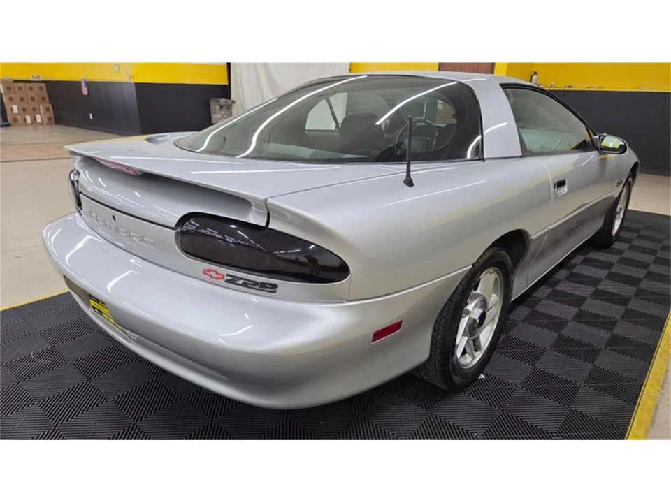 1995 Chevrolet Camaro 4th Gen - Image 4 of 31