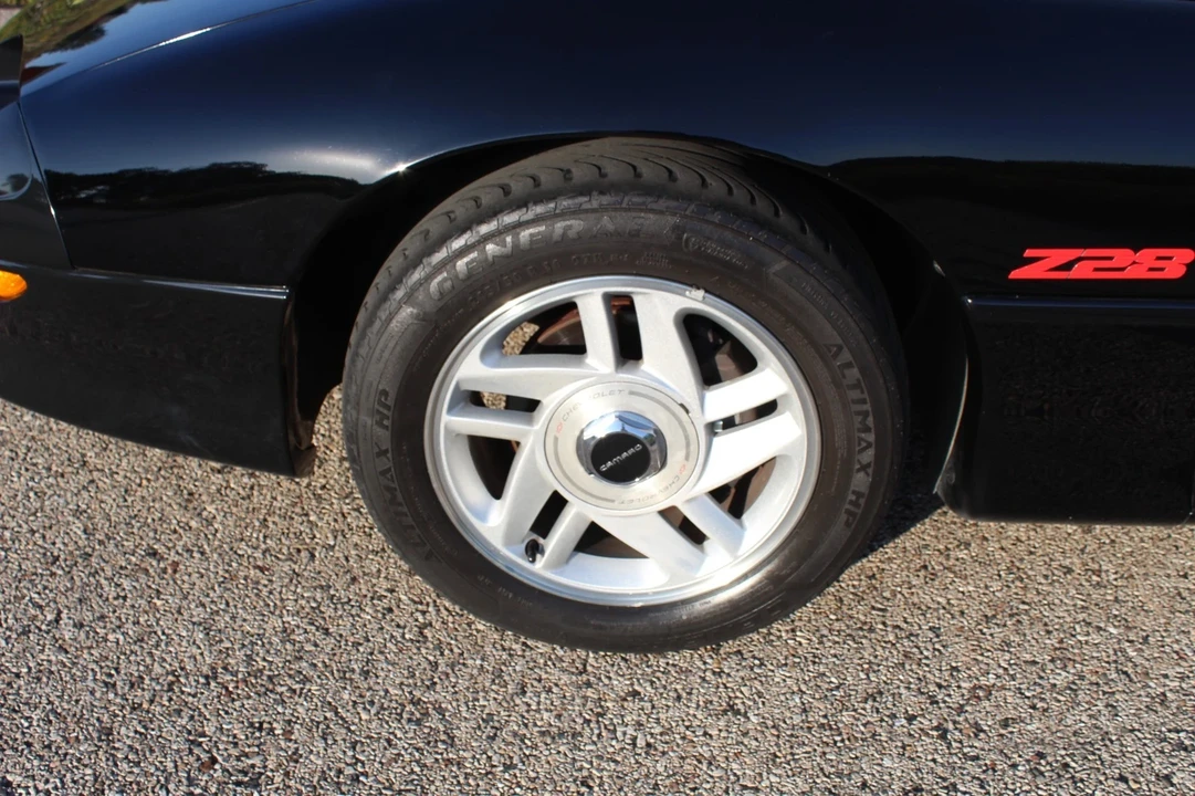 1995 Chevrolet Camaro 4th Gen - Image 10 of 21