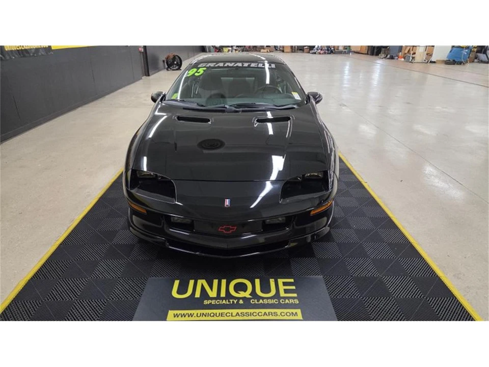 1995 Chevrolet Camaro 4th Gen - Image 2 of 31