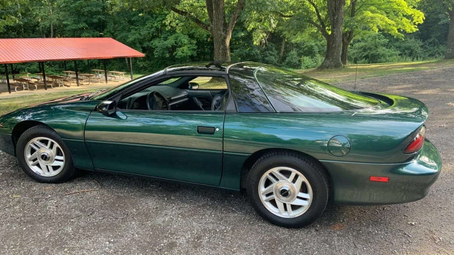 1995 Chevrolet Camaro 4th Gen - Image 2 of 31