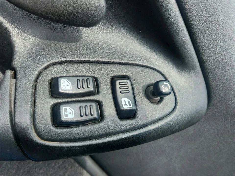 1995 Chevrolet Camaro 4th Gen - Image 24 of 31