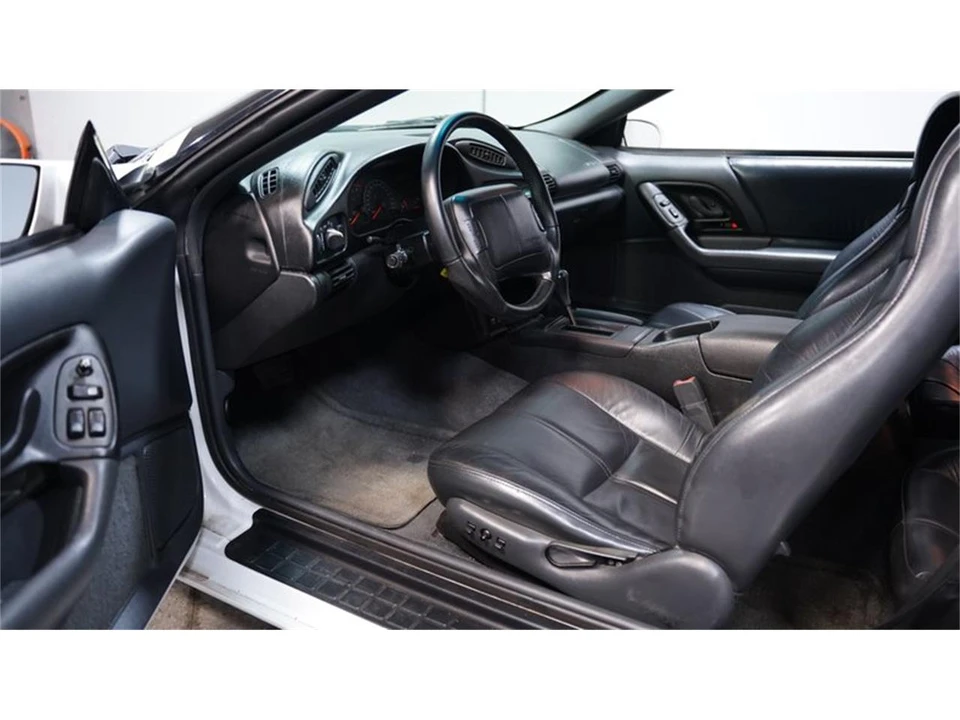 1995 Chevrolet Camaro 4th Gen - Image 4 of 31