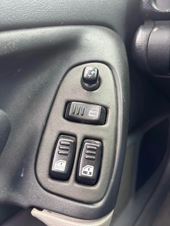 1995 Chevrolet Camaro 4th Gen - Image 8 of 11